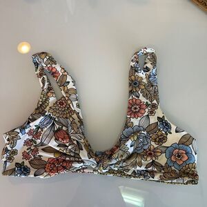 Drippin Daisy’s Multicolor Floral Front Tie Wide Straps Bikini Top Size Medium